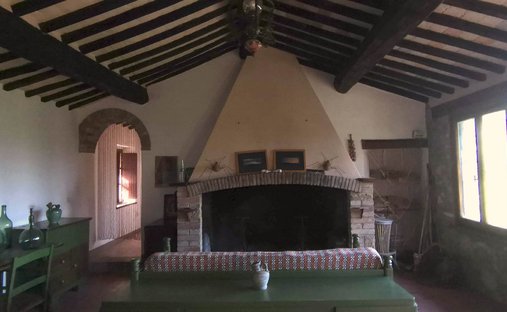 Castle for Sale in Cetona, Tuscany, Italy