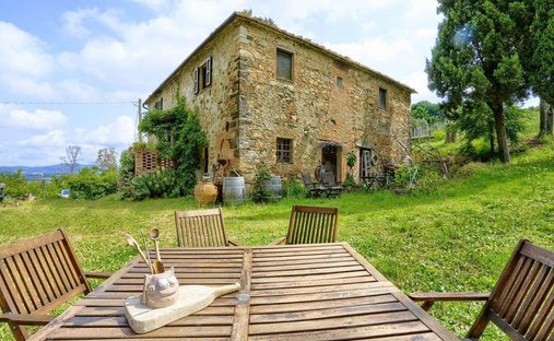 Country House in Volterra, Tuscany, Italy 1
