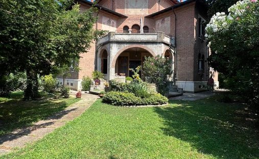 Villa a Centro, Suzzara, Lombardia 1