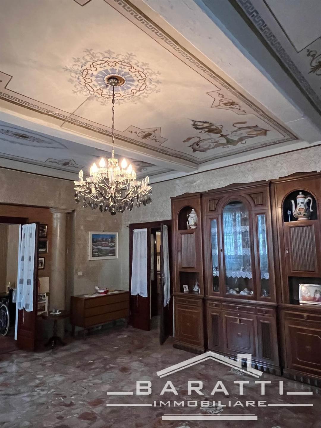 Estate in Guastalla, Emilia-Romagna, Italy 2 - 16724487