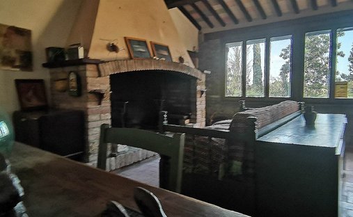 Castle for Sale in Cetona, Tuscany, Italy