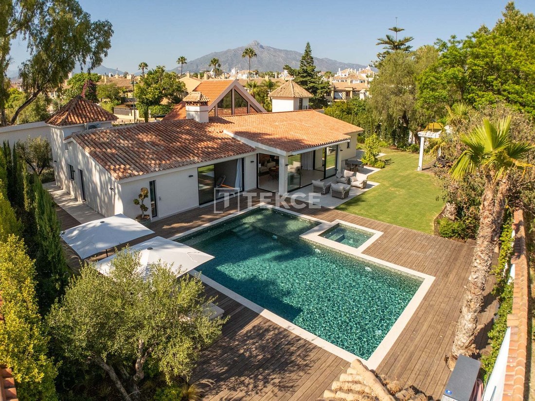 Villa à Puerto Banús, Marbella, Espagne 2 - 16725471
