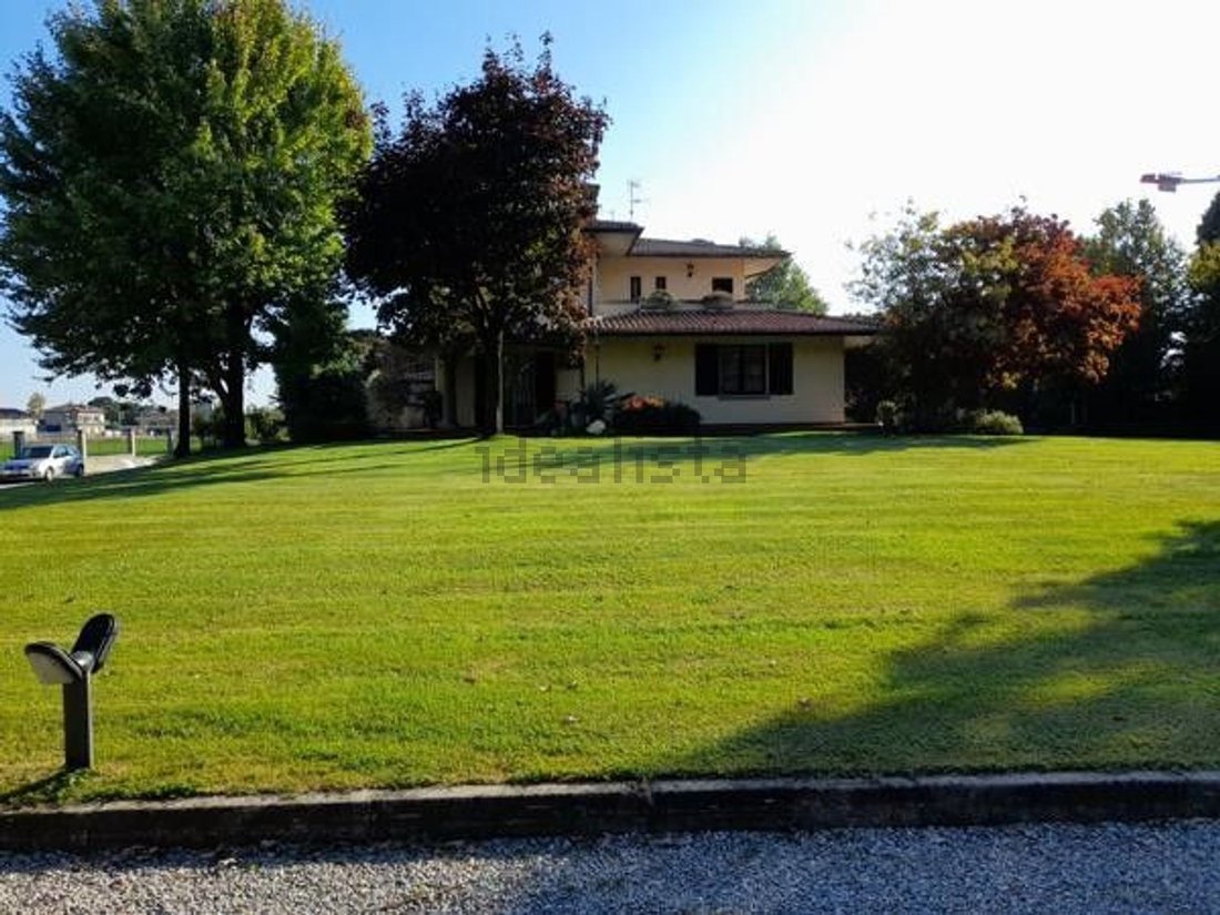 Villa in Rovato, Lombardy, Italy 4 - 16690133