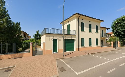 Casa en Rovato, Lombardía, Italia 1