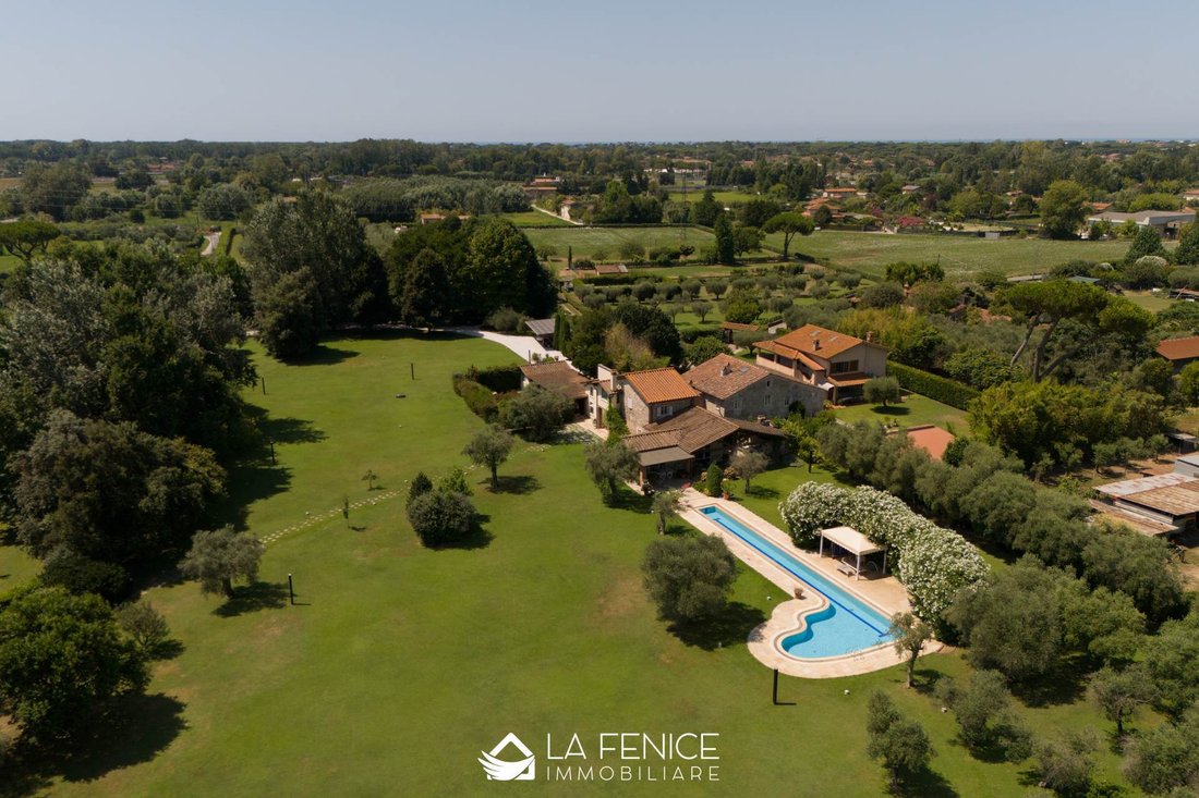 Villa in Center, Forte dei Marmi, Tuscany 4 - 16723782