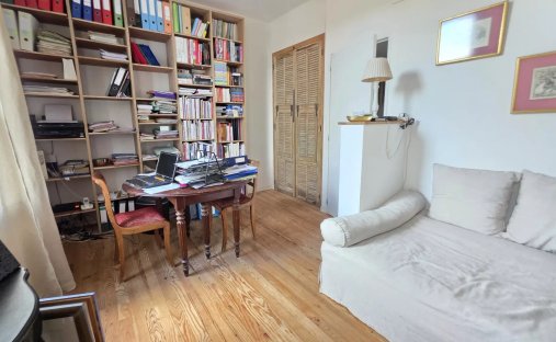 Splendid 19th Century Château, Renovated And Full Of Timeless Charm, Located Just Outside Bordeaux