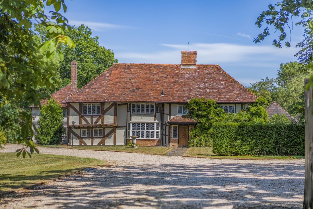 House in Woodchurch, England 2 - 16720533