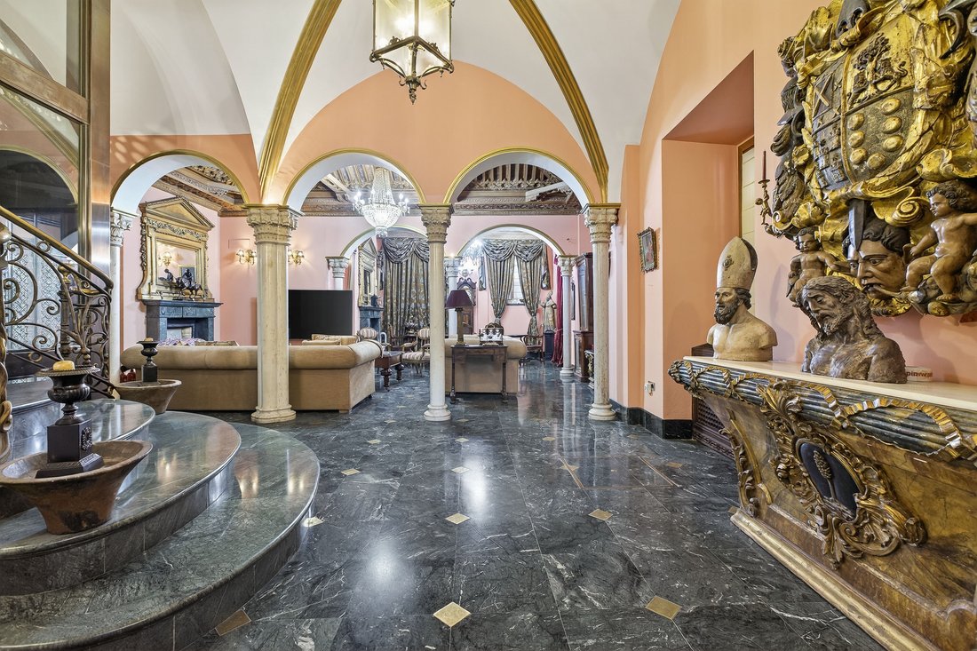 House in Casco Antiguo, Seville, Spain 3 - 16725983