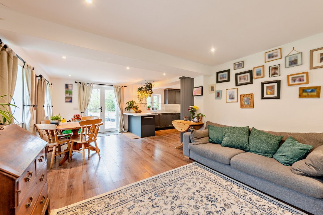 Haus in Whitmoor, Worplesdon, England 3 - 16720476