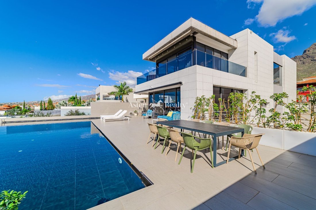 Villa in Costa Adeje, Adeje, Canary Islands 3 - 16725691