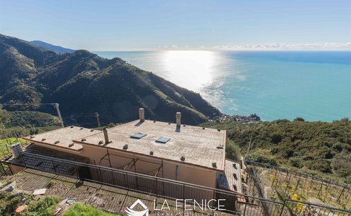 Villa in Vernazza, Liguria, Italy 1