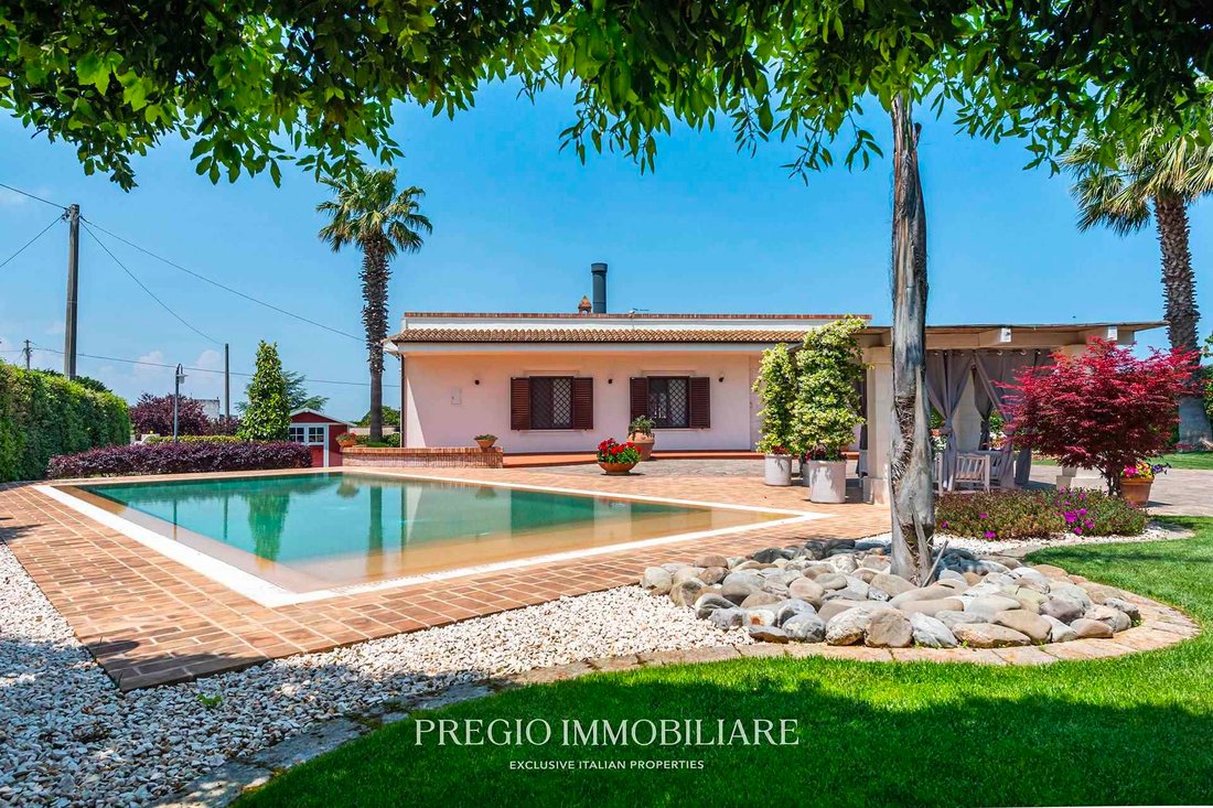 Villa in Gorgofreddo, Monopoli, Apulia 1 - 16723938