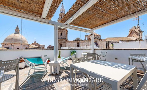 Townhouse in Historic Center, Monopoli, Italy 1