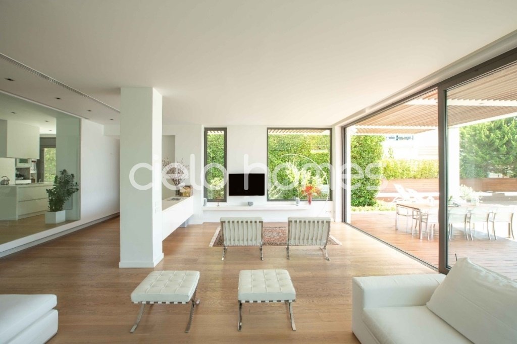 Apartment in Vouliagmeni, Attica, Greece 1 - 16727801