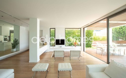 Apartment in Vouliagmeni, Attica, Greece 1