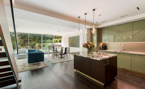Apartment in St Jamess, Westminster, England 1