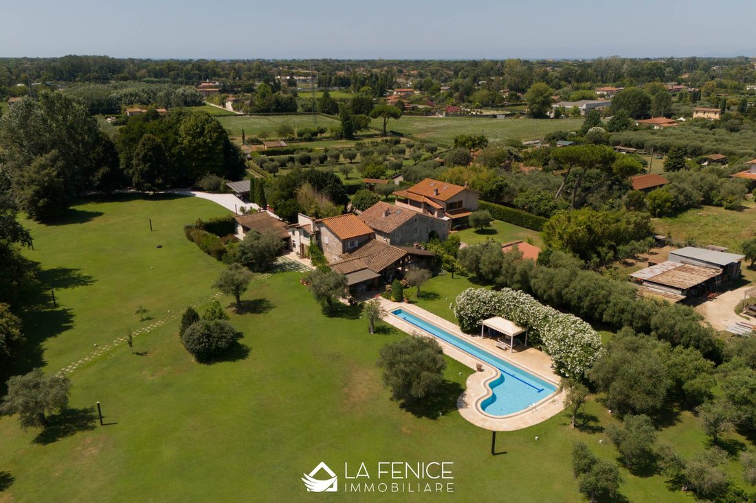 Villa in Center, Forte dei Marmi, Tuscany 3 - 16723782