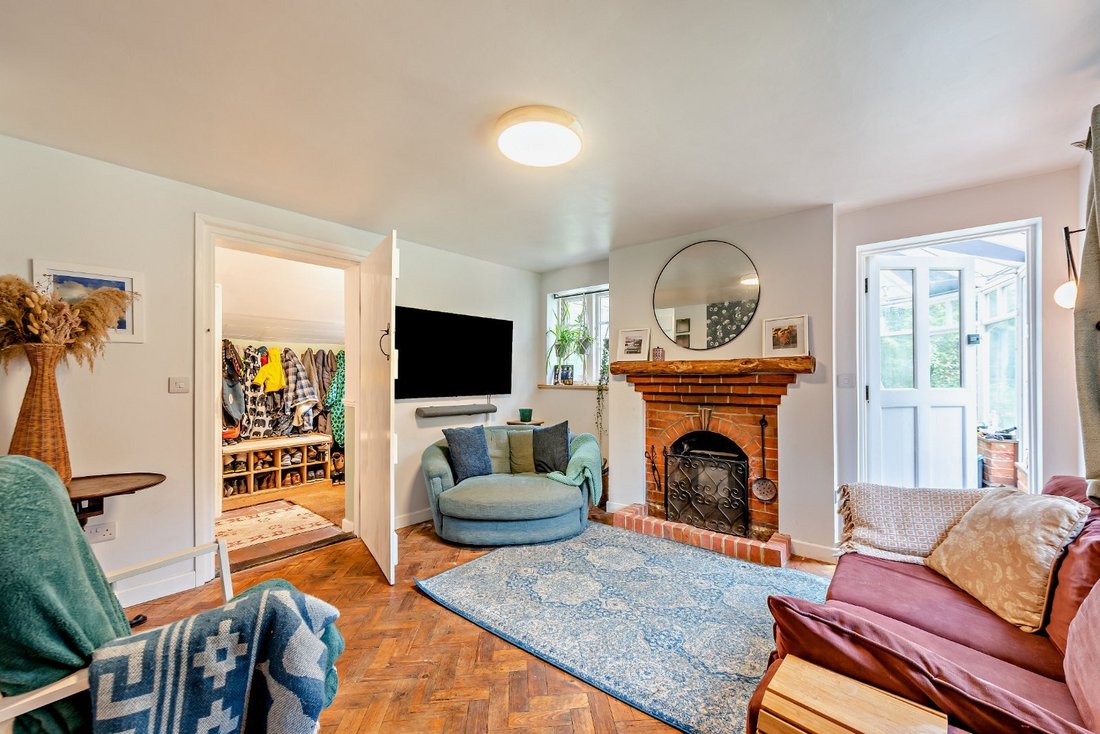 Haus in Whitmoor, Worplesdon, England 5 - 16720476