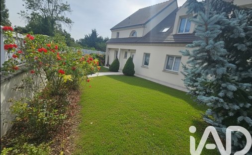 House in Longpont-sur-Orge, Ile-de-France, France 1