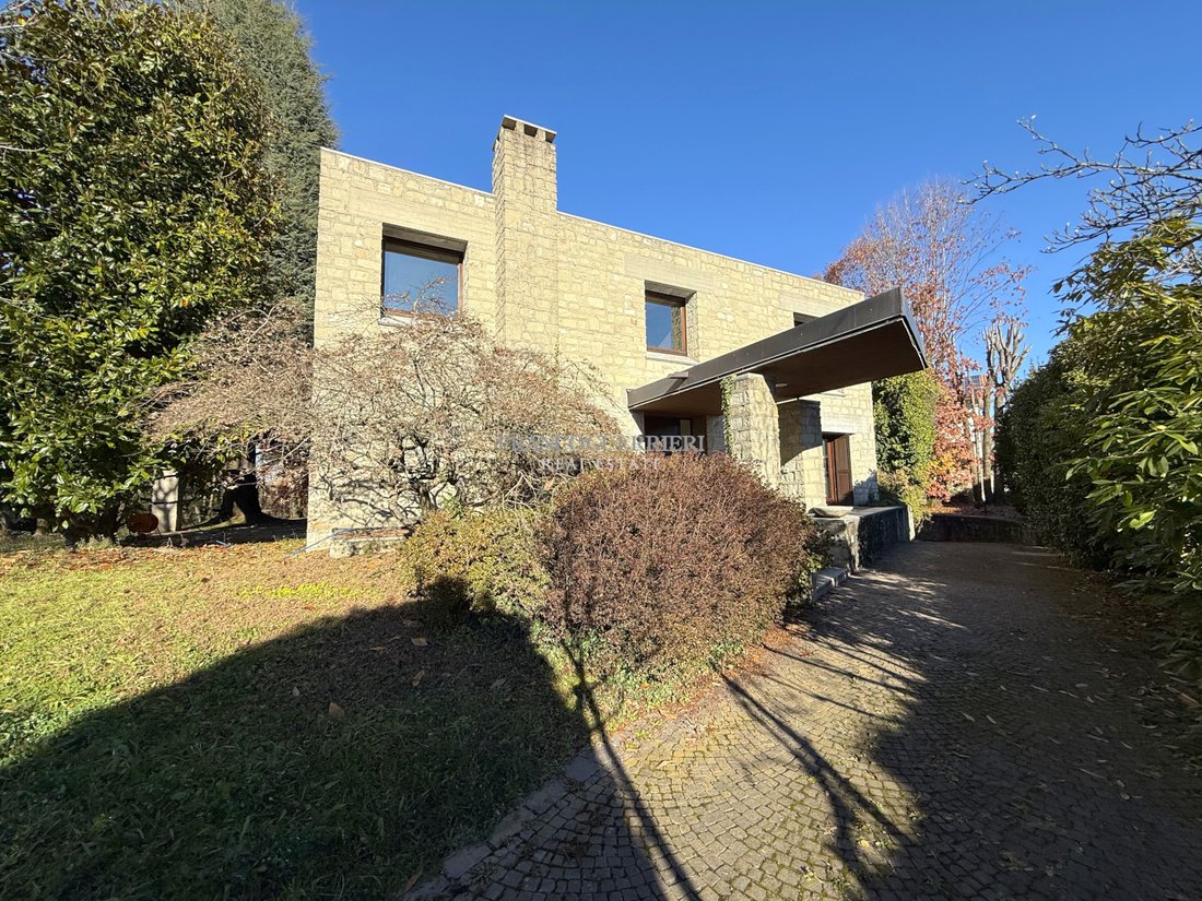 Villa in Camparada, Lombardy, Italy 2 - 16724427