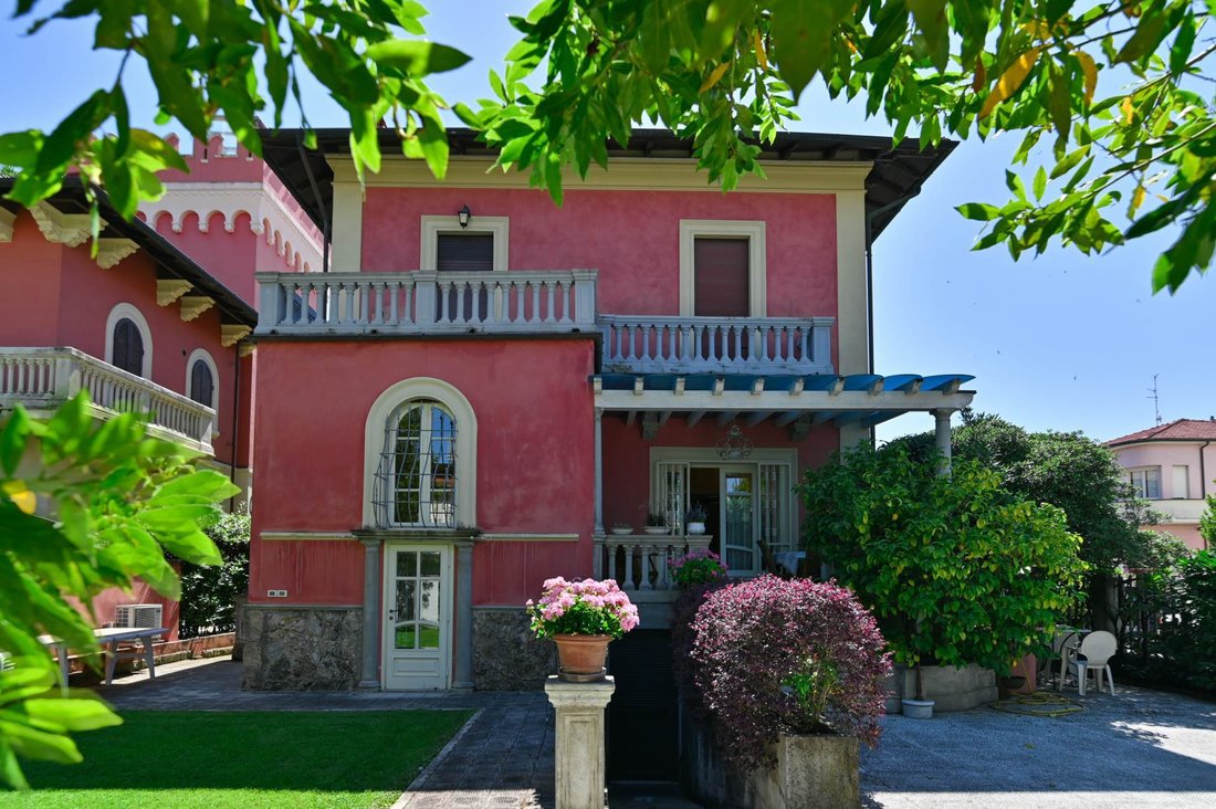 Apartment in Capezzano Pianore, Camaiore, Tuscany 1 - 16723927