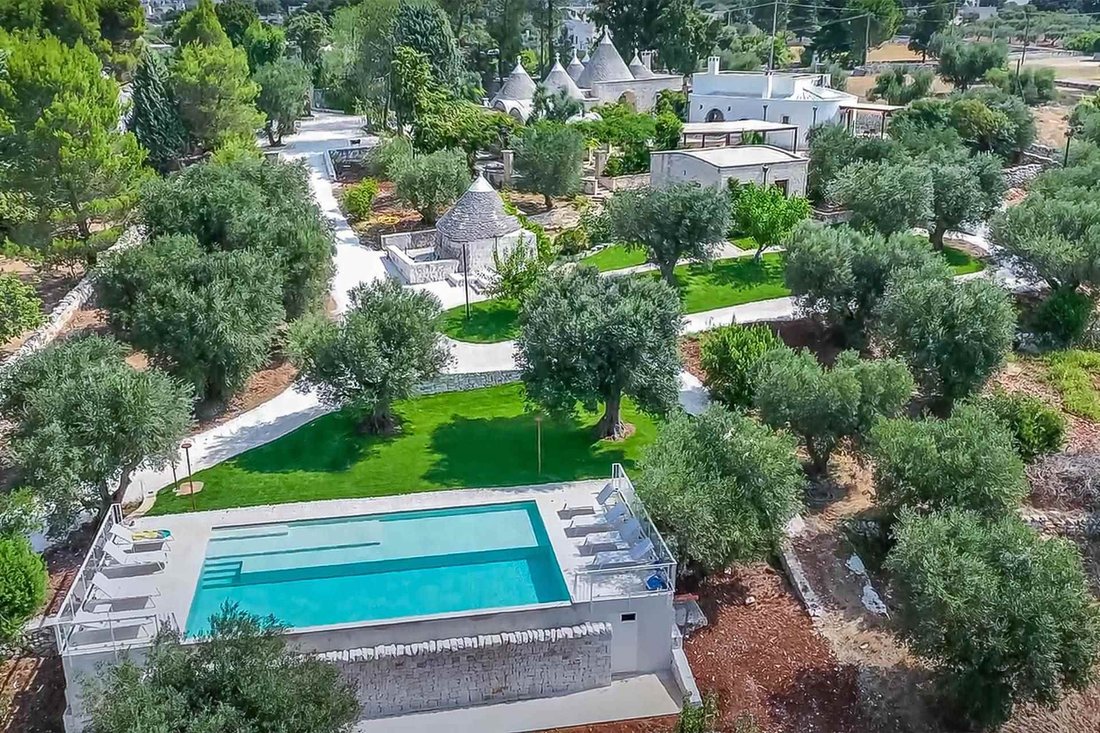 Estate in Cisternino, Apulia, Italy 1 - 16724796