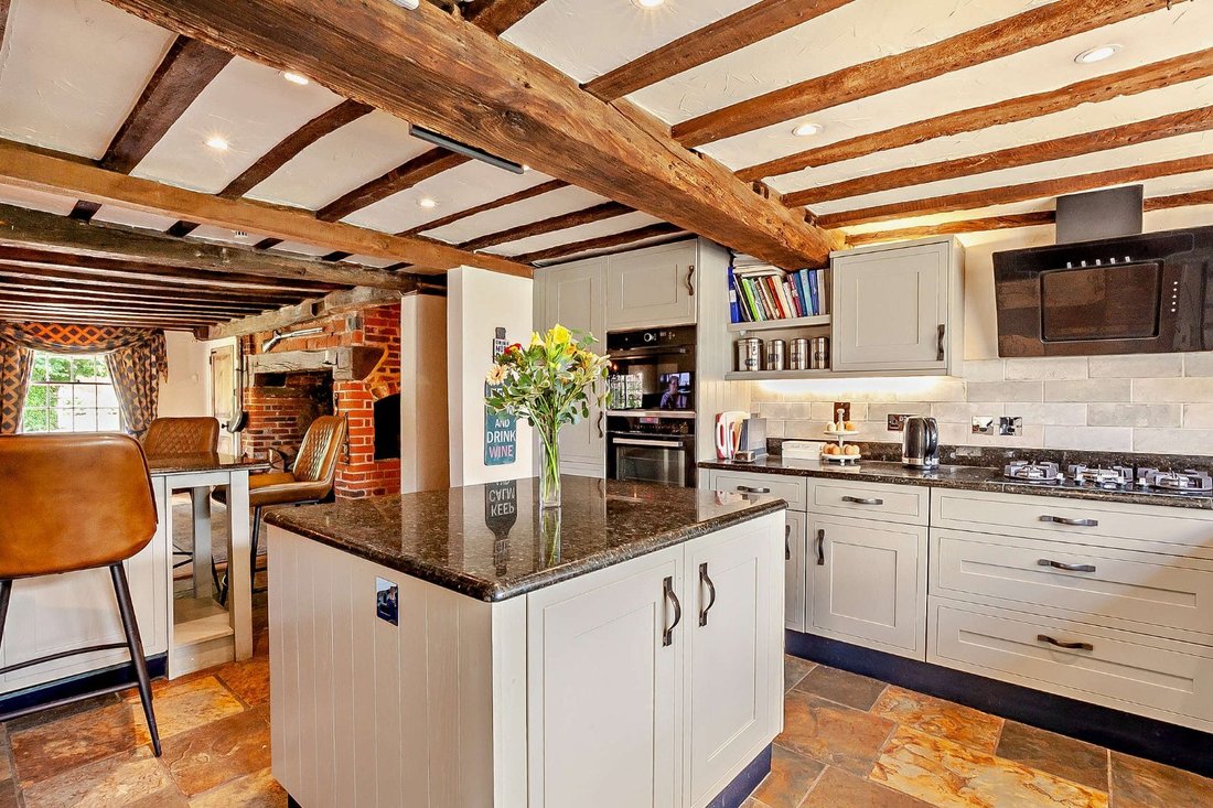 House in Hadlow, England 3 - 16720681