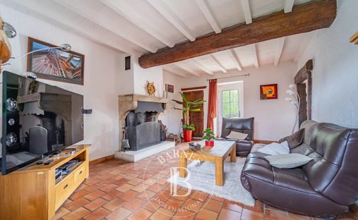 Farm Ranch in Oiselet la Grive, Bourgoin-Jallieu, France 1