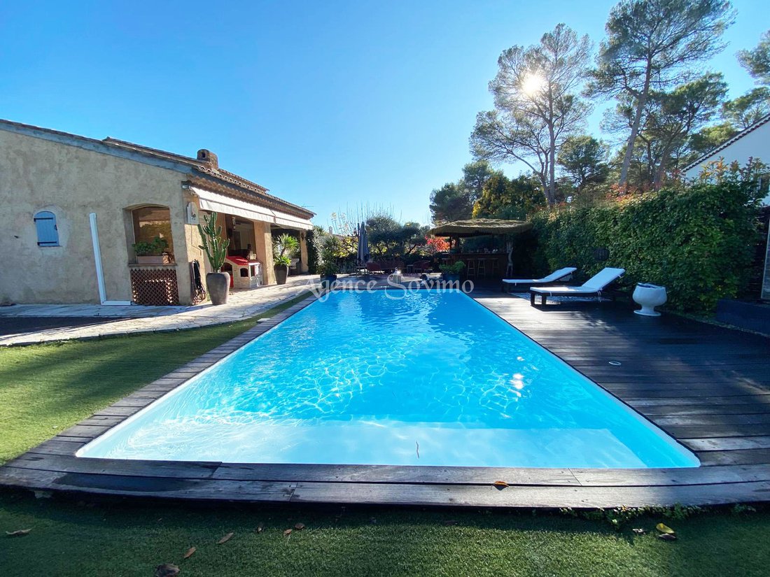 House in Mougins, Provence-Alpes-Côte d'Azur, France 2 - 16708335