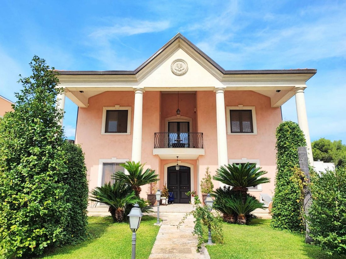 Villa in Salesiani-Partigiani, Lecce, Apulia 3 - 16722352