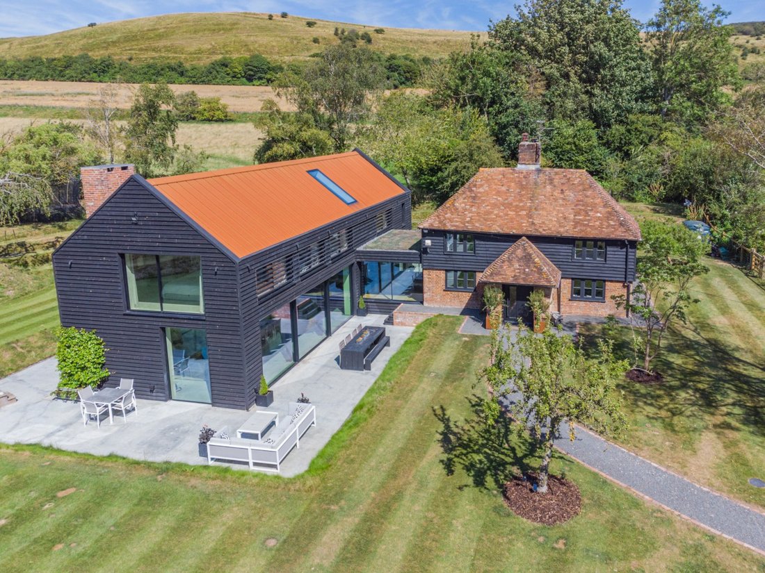 House in Saltwood, England 1 - 16720920