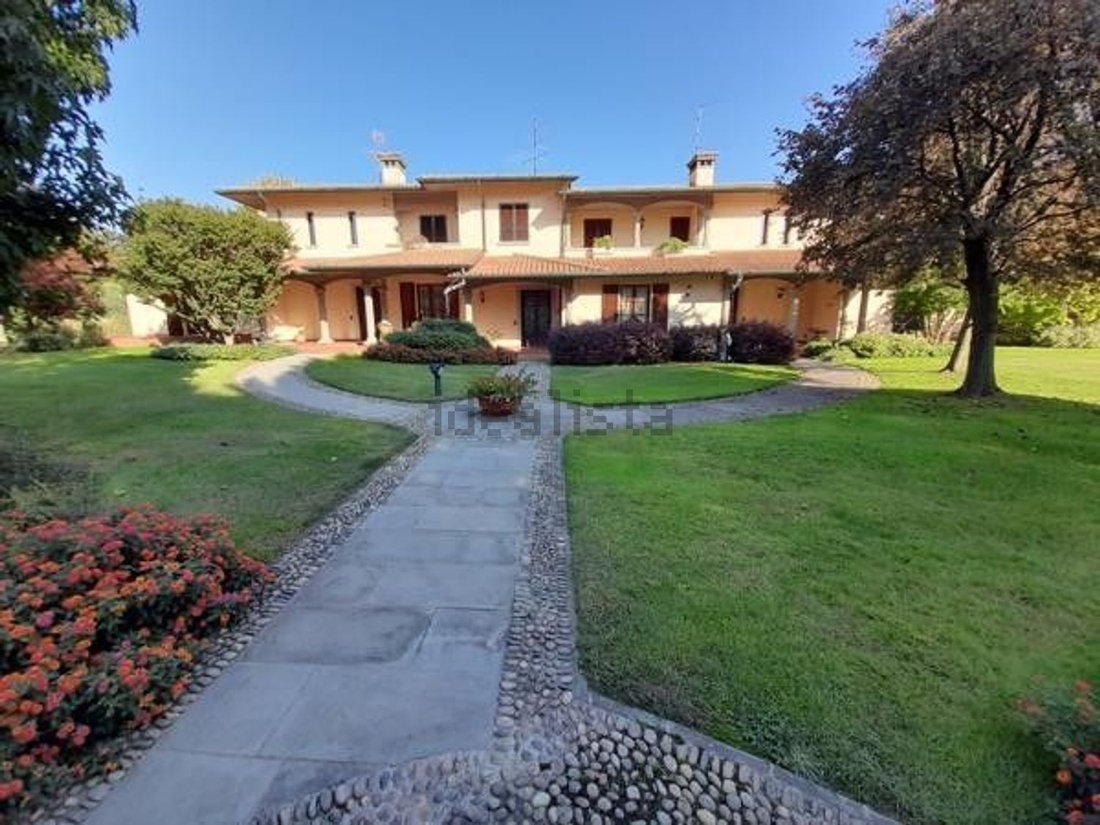 Villa in Rovato, Lombardy, Italy 1 - 16690133