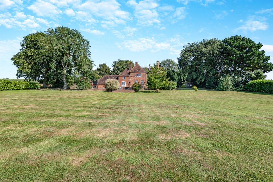 House in Little Chart, England 4 - 16720887