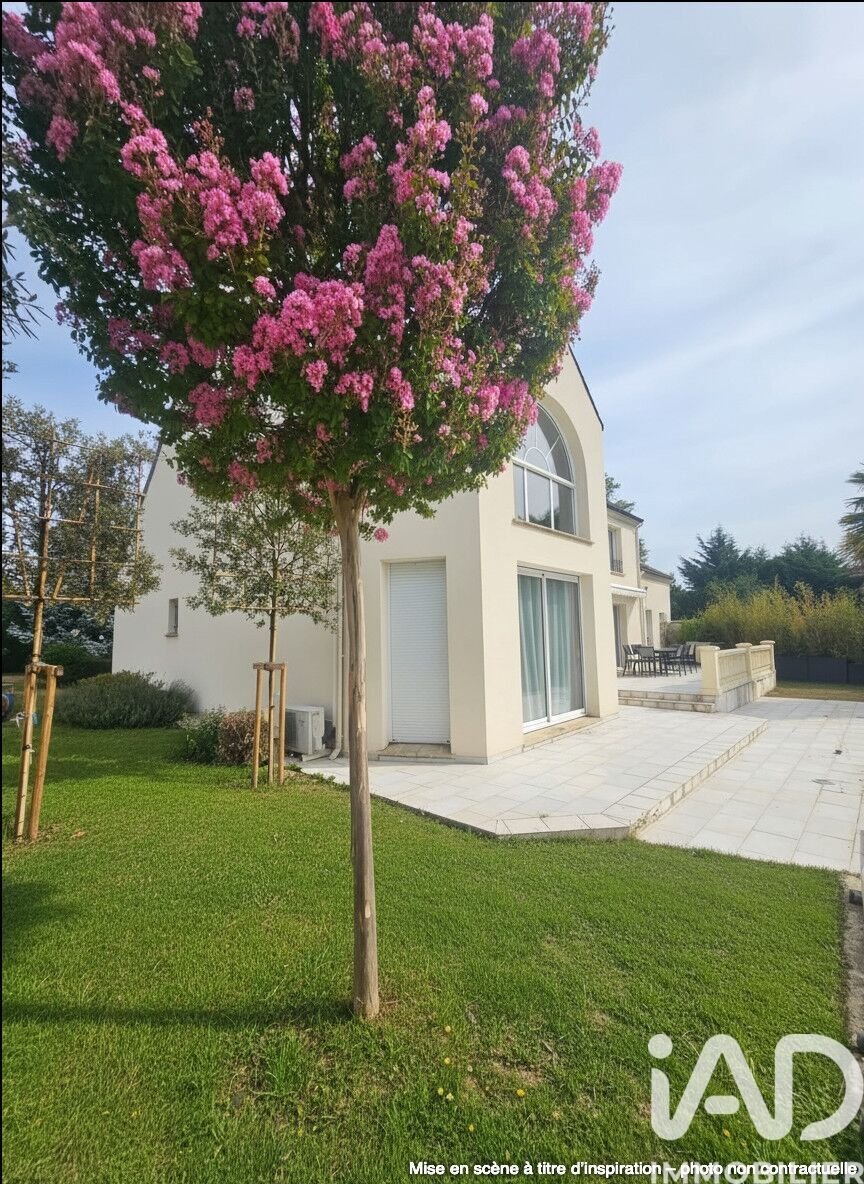 House in Longpont-sur-Orge, Ile-de-France, France 3 - 16725292