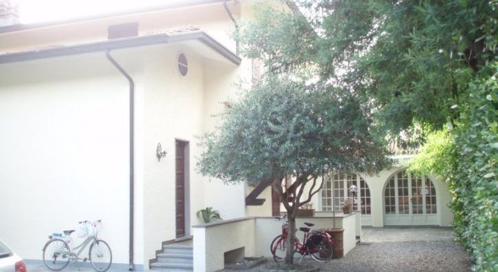Villa in Center, Forte dei Marmi, Tuscany 4 - 16722062