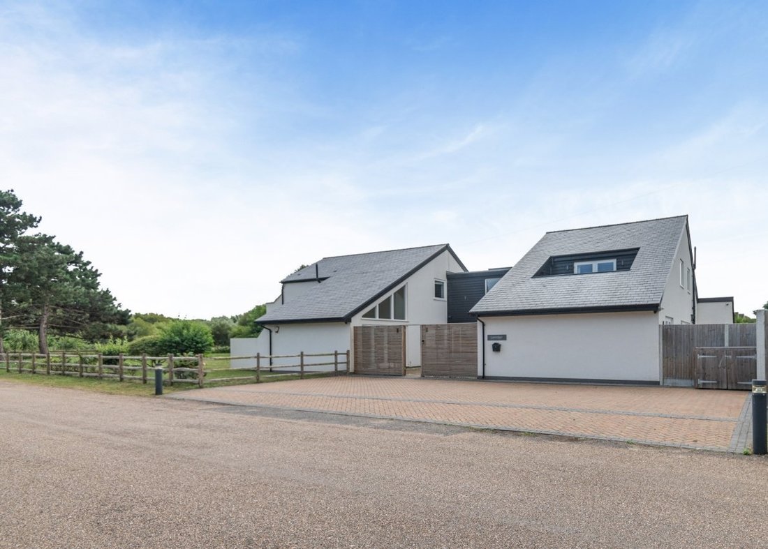 House in Sandwich Bay, Sandwich, England 1 - 16720498