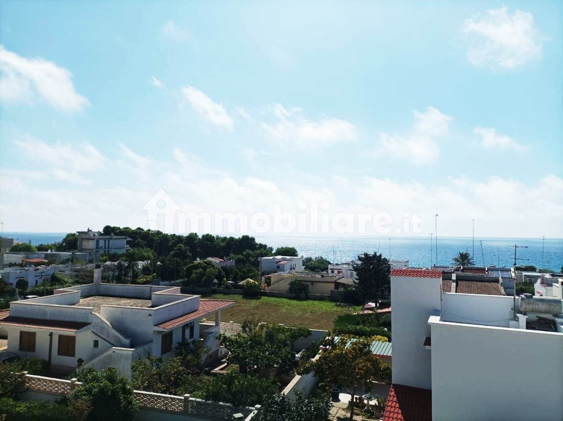 Estate in Leporano Marina, Apulia, Italy 2 - 16721912