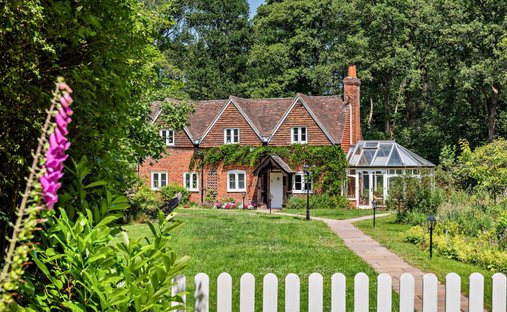 House in Whitmoor, Worplesdon, England 1