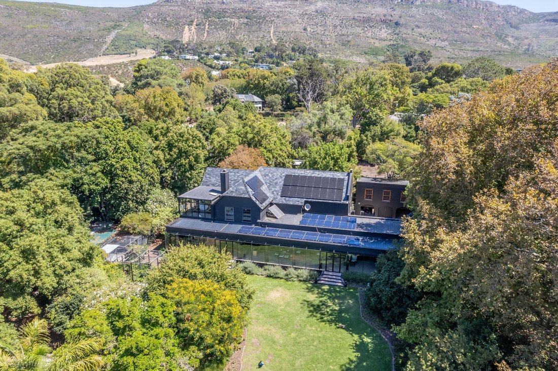 House in Steenberg Estate, Southern Suburbs, Cape Town 1 - 16725390