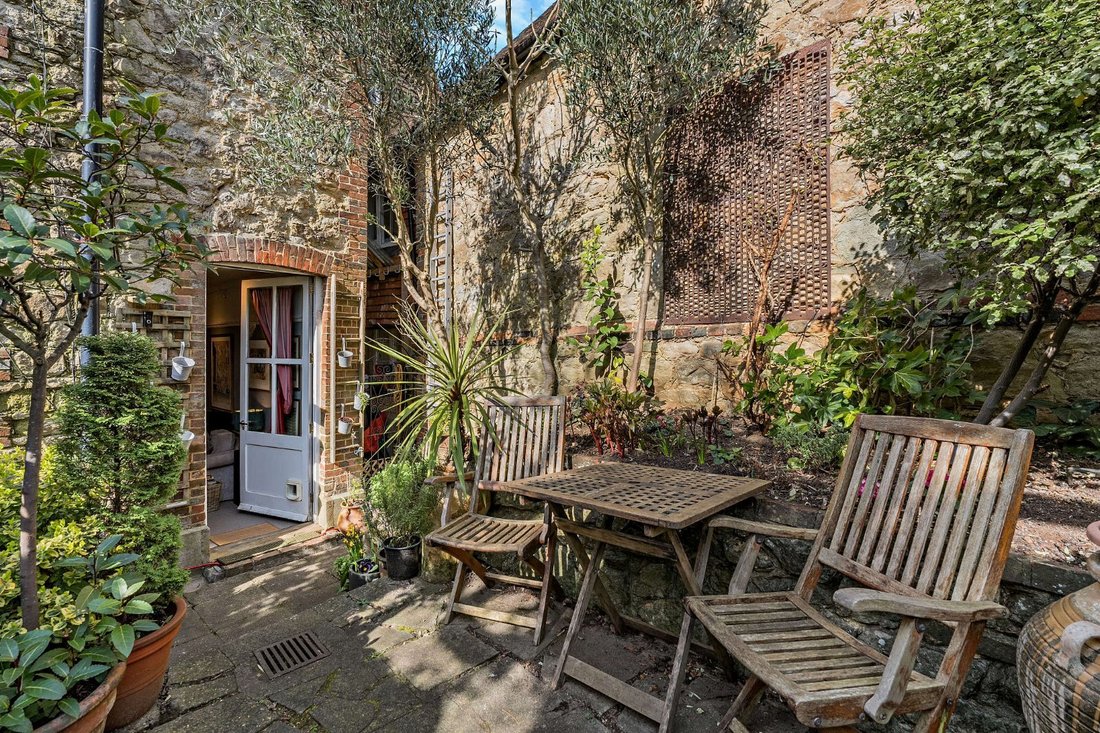 House in Sevenoaks, England 2 - 16720656