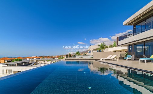 Villa in Costa Adeje, Adeje, Canary Islands 1
