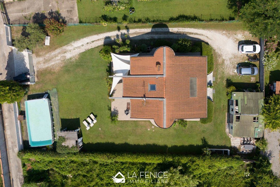 Villa in Avenza, Marina di Carrara, Tuscany 2 - 16723989
