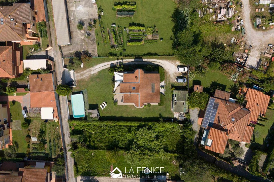 Villa in Avenza, Marina di Carrara, Tuscany 3 - 16723989