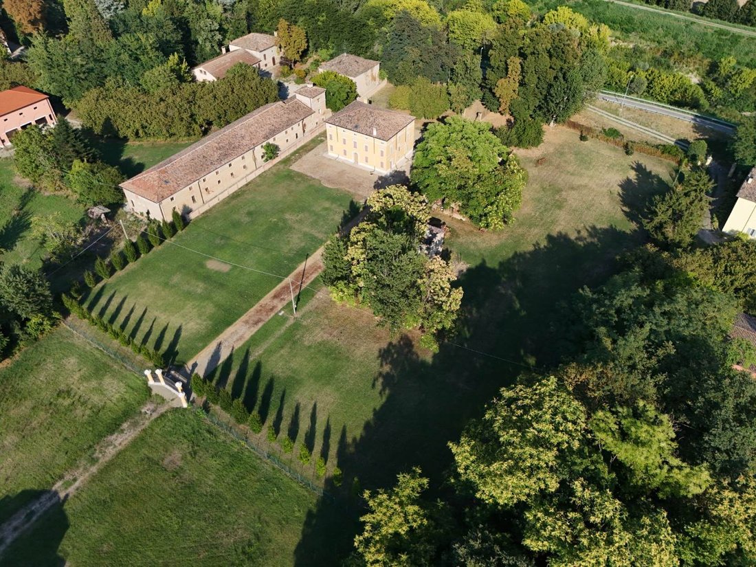 Estate in Ravarino, Emilia-Romagna, Italy 5 - 16724270