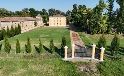 Estate in Ravarino, Emilia-Romagna, Italy 1