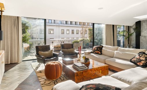 Apartment in Charing Cross, Westminster, England 1