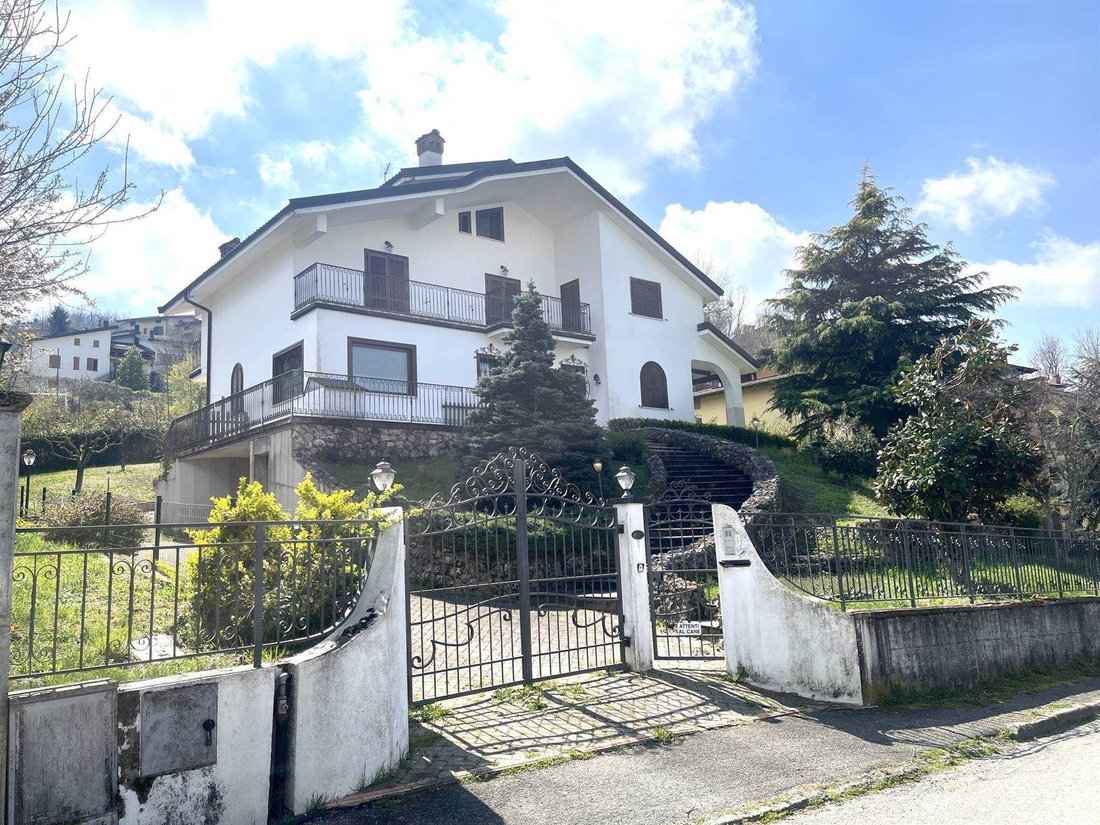Villa in Pavullo Nel Frignano, Emilia-Romagna, Italy 2 - 16723917
