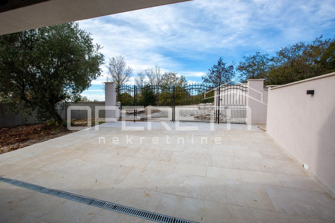House in Sveti Lovrec Pazenaticki, Istria County, Croatia 4 - 16725555