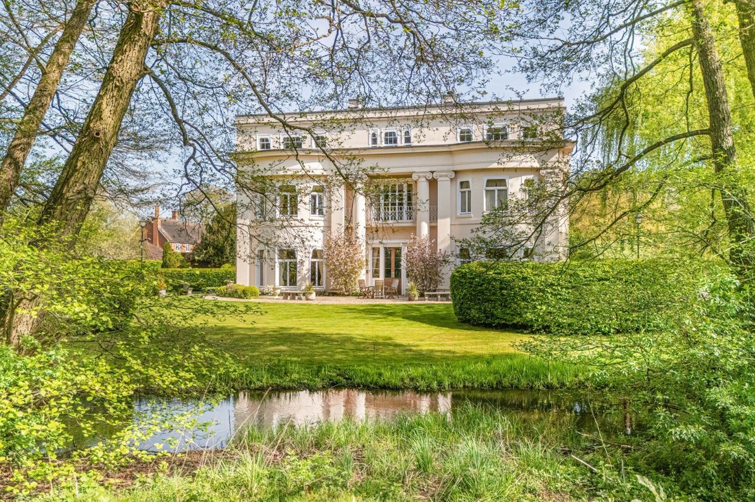 House in Tewin Water, England 1 - 16720019