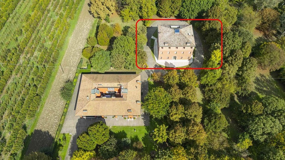 Villa in Medolla, Emilia-Romagna, Italy 2 - 16723998
